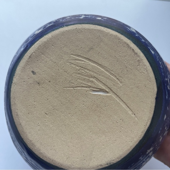 Blue & White Spongeware Heart Shaped Bowl, Studio Pottery Signed - Picture 7 of 7